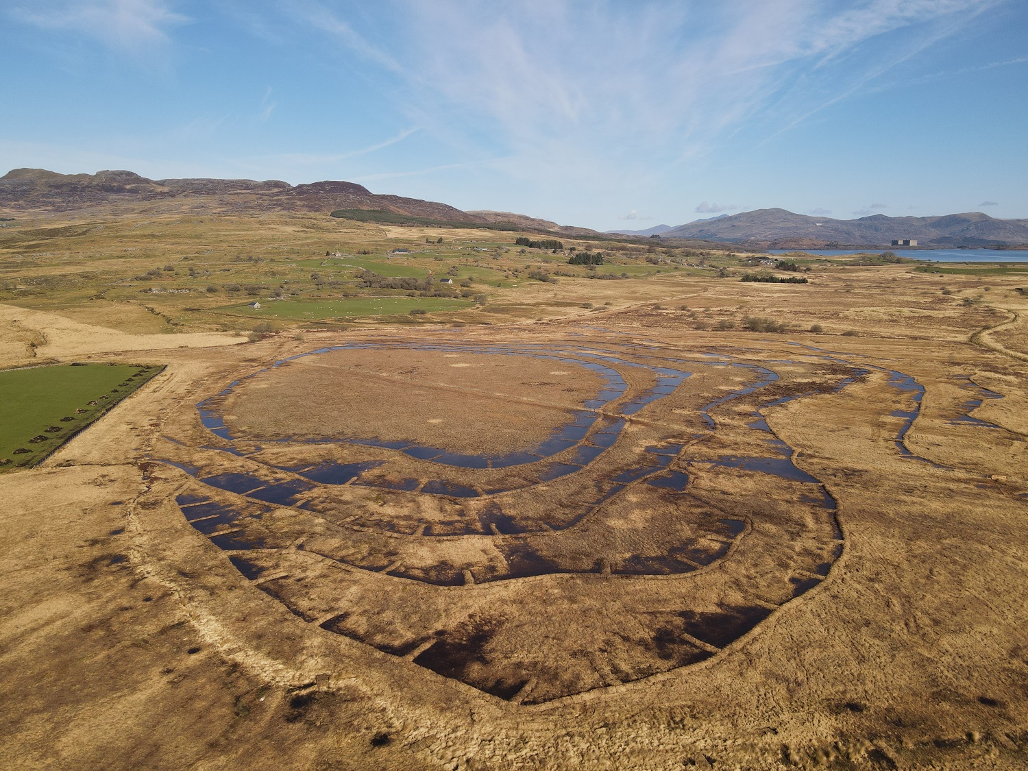 Gwaith byndio yng Nghors Goch Trawsfynydd - Dinsdale Moorland Specialist Ltd